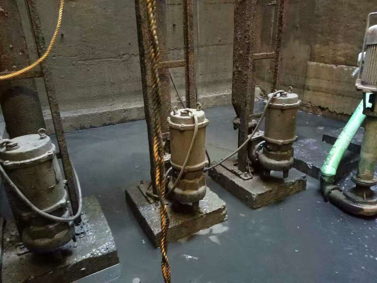 阳城污水池清理